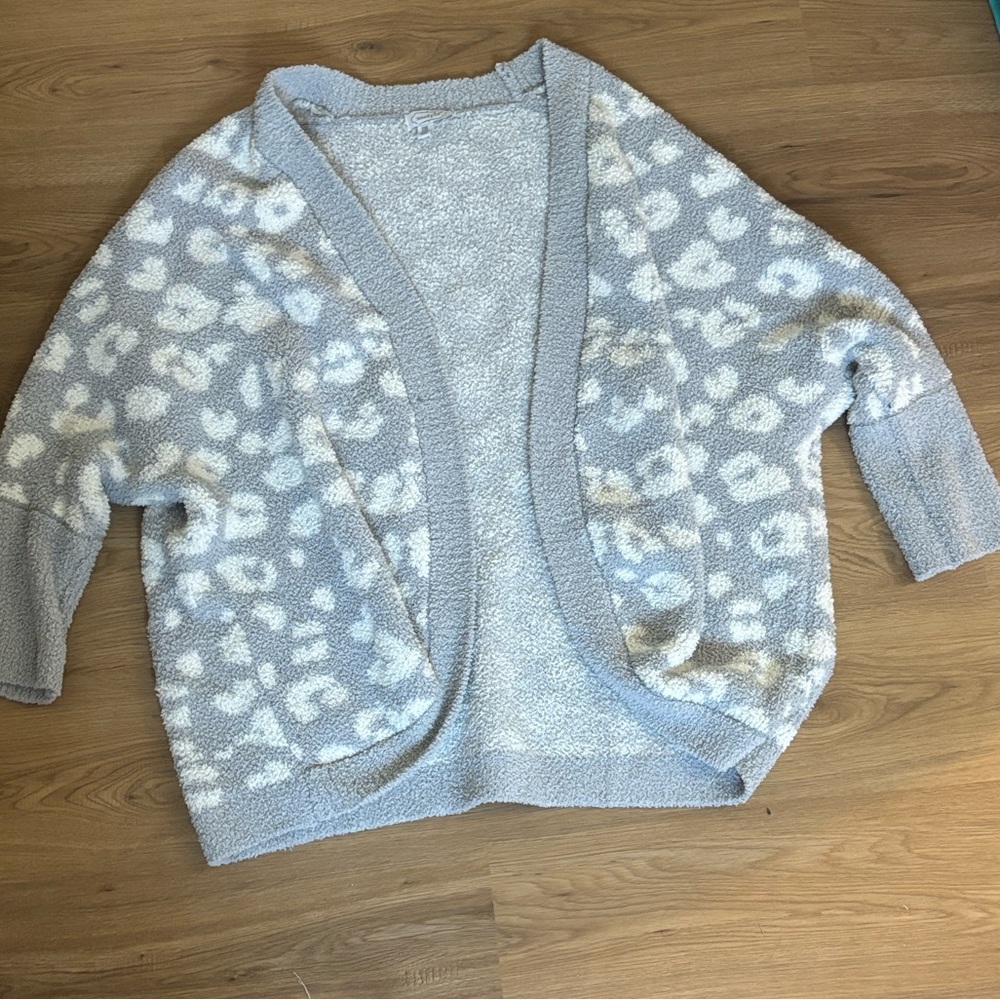 Mud Pie Light Gray and White Leopard-Print Open Cardigan